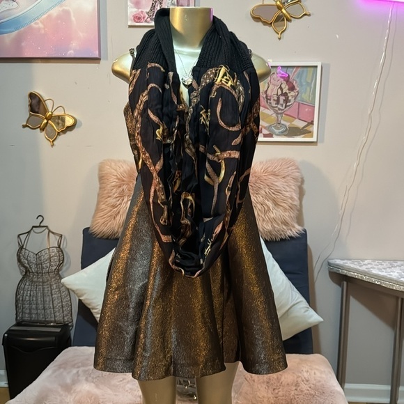 Fashion Nova Metallic Bronze Dress: Size Medium, Strapless and Super Cute 🥰 - Picture 2 of 13